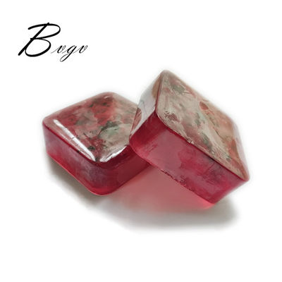 表面石鹸の反アクネの反点のSoftsoapボディを白くするローズの花の花弁はごしごし洗う